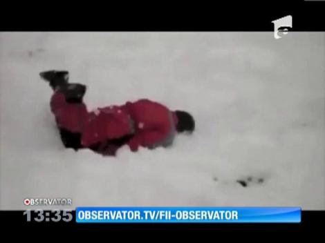 Mori de râs! Cele mai TARI căzături pe gheaţă!