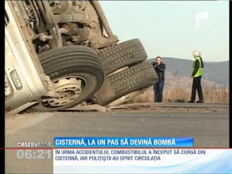 O cisternă cu 20 de tone de motorină s-a răsturnat în Sibiu
