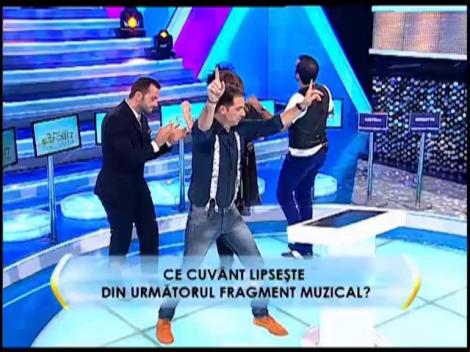 Anna Lesko, Buzdu şi Morar au pierdut confruntarea cu blondele, după întrebarea "Ce cuvânt lipseşte din următorul fragment muzical?"