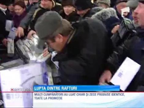 Lupte crâncene printre standurile unui supermarket din Iaşi!