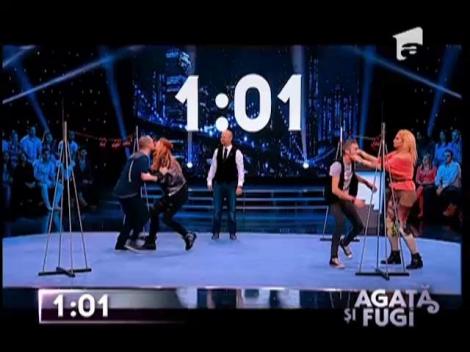 Echipa lui Cătălin Bordea, proba "Agaţă şi fugi"