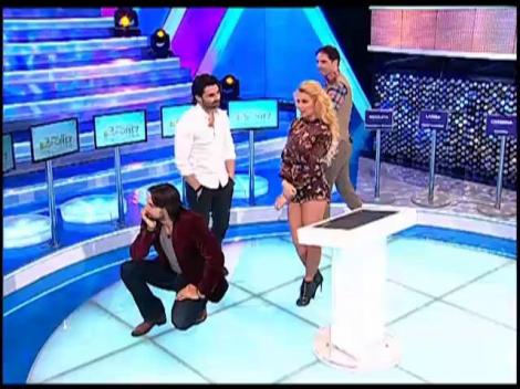 Lora, Pepe si Denis Stefan,  &icirc;nvinşi de "Armata blondă"