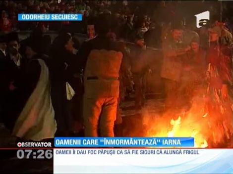 Oamenii care ”înmormântează” iarna
