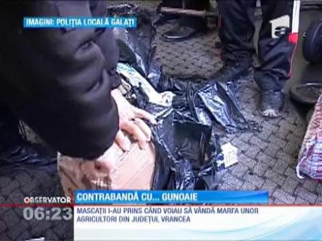 Câţiva traficanţi de ţigări din Galaţi, păcăliţi cu pachete cu sticle şi cartoane