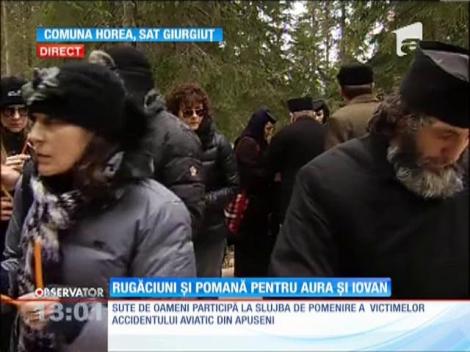 Au trecut 40 de zile de la tragedia din munţii Apuseni! Romaniţa Iovan alături de localnici şi câţiva prieteni se roagă la locul accidentului