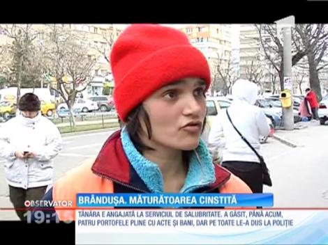 O orfană care mătură străzile este una dintre cele mai cinstite românce pe care le-aţi cunoscut
