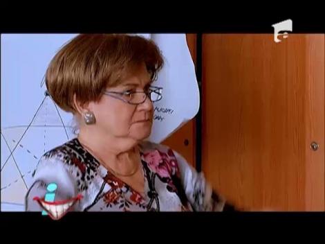 Videoblogul profesoarei şpăgare! Află cum se împachetează corect un cadou