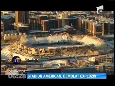 Stadionul din Minneapolis a fost demolat prin implozie