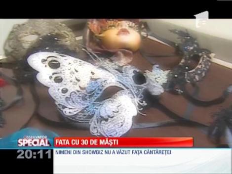 Special! Muneca, cântăreaţa cu mască