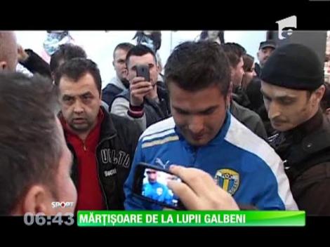 Mărțișoare de la lupii galbeni