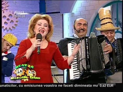 Maria Cârneci - "Cine-n viaţă nu iubeşte"