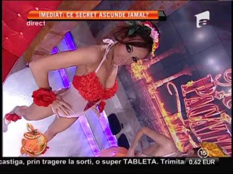 Dacă te uiți prea mult te ia cu amețeală! Decolteul "Asistentelor" îți ridică pulsul