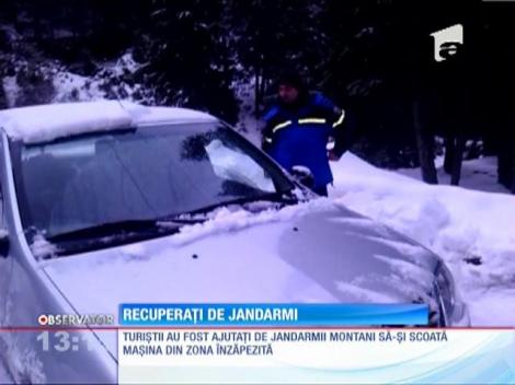 Doi turişti au fost recuperaţi de jandarmi