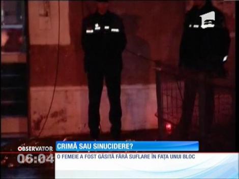 O femeie a fost găsită fără suflare în faţa unui bloc din Bucureşti