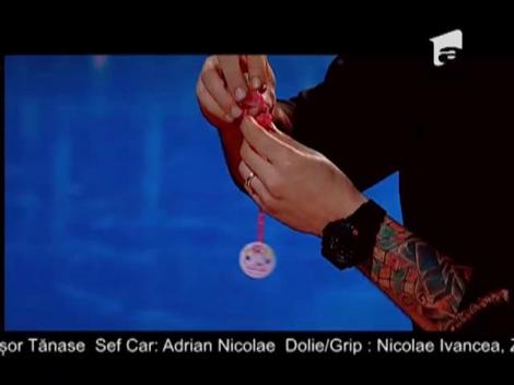 CRBL îi dă cadou o suzetă lui Connect-R!