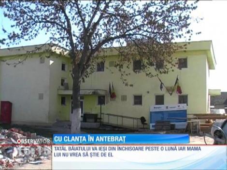 Un adolescent din Arad a ajuns la spital cu o clanţă &icirc;nfiptă &icirc;n antebra