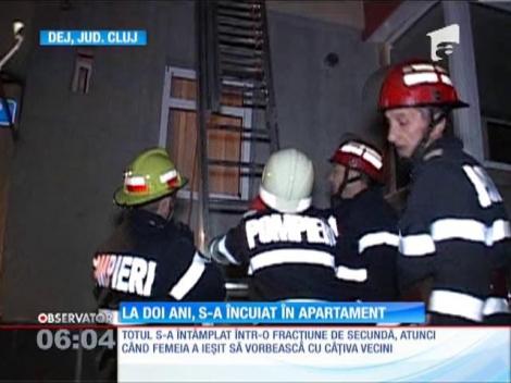 Un copil de doi ani din Dej a rămas blocat în apartamentul bunicii lui