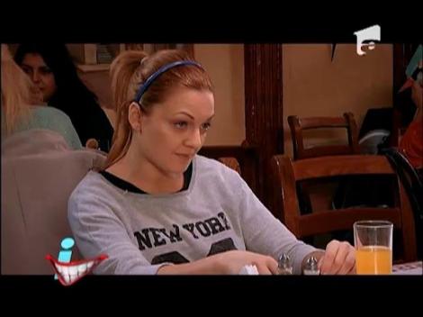 Simona Halep, faţă în faţă cu Bianca Drăguşanu! Cine credeţi că a dat mai multe autografe?