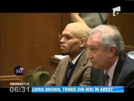 Chris Brown a ajuns din nou în arest