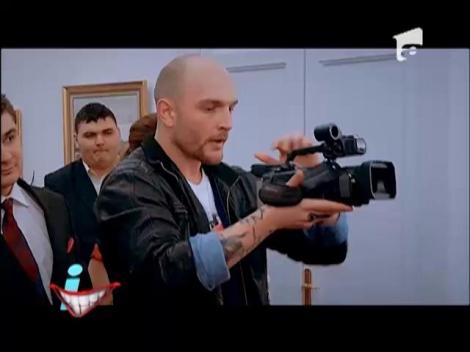 El este cameramanul pe care SIGUR nu l-ai vrea la nunta ta