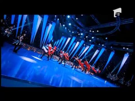 Fetiţele astea sunt SAVUROASE! "CoRRect-R", tu ştiai că CRBL e o divă?