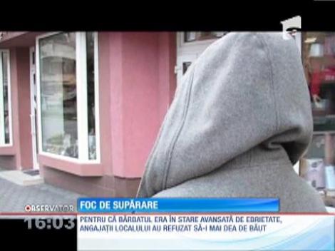 Un bărbat din Alba Iulia a luat foc când nu a mai primit de băut