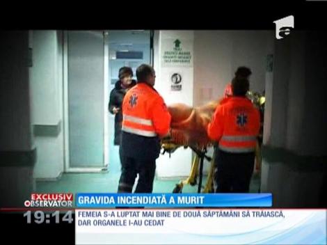 Gravida căreia partenerul ei i-a dat foc în luna a opta de sarcină a murit