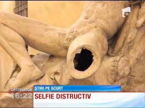 Statuie din secolul al XIX-lea distrusă de un tânăr care a vrut să-şi facă o poză selfie