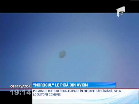 Avioanele de linie îşi golesc toaletele peste localitatea lor!