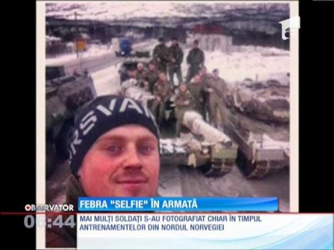 Febra pozelor "selfie" i-a cuprins şi pe militarii din întreaga lume!