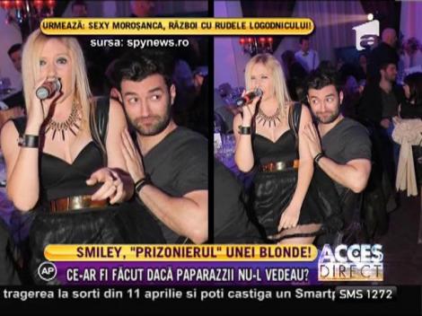 Smiley, "prizonierul" unei blonde