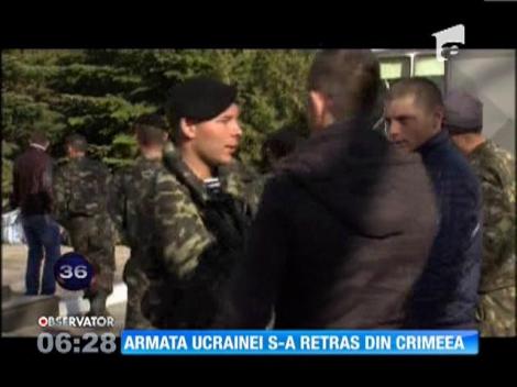 Ucraina renunţă la instalaţiile militare din Crimeea