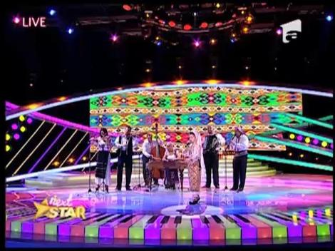 Anamaria e mică, dar cu spirit de româncă autentică. O interpretare a Mioriței de te lasă mut!