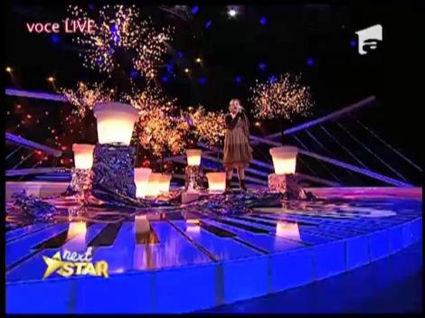 Frankee a venit de la Paris. "Tres bien, tres jolie"