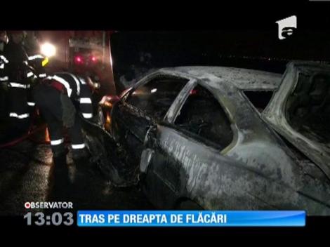Mașina unui tânăr a luat foc în mers