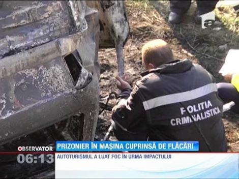 Un tânăr din Sibiu, prizonier în mașina cuprinsă de flăcări