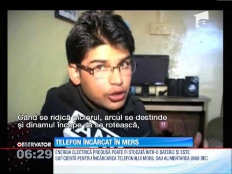 Telefon încărcat în mers