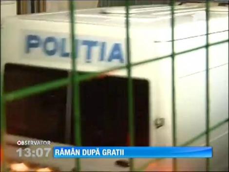 Trei dintre persoanele reţinute în încrengătura afacerilor ilegale din Mehedinţi vor rămâne după gratii