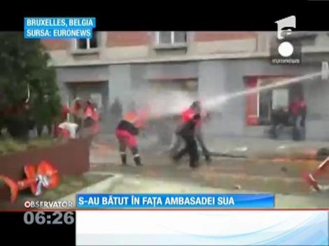 Proteste violente în fața ambasadei SUA din Bruxelles