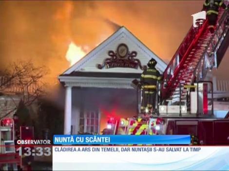 Nuntă cu scântei pentru un cuplu din Statele Unite