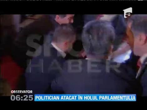 Şeful opoziţiei din Turcia, bătut în Parlament