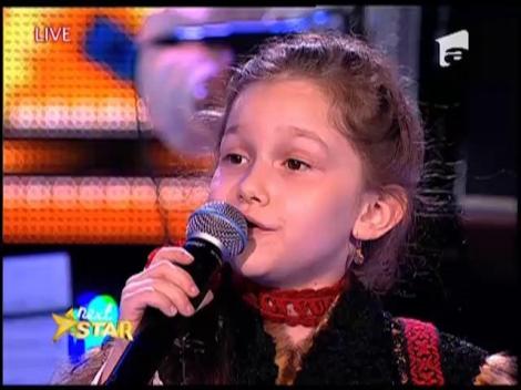 Dragostea de muzica populară se dobândește de mic. O știe cel mai bine Alina