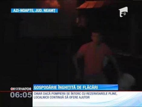 Incendiu violent într-o localitate din judeţul Neamţ