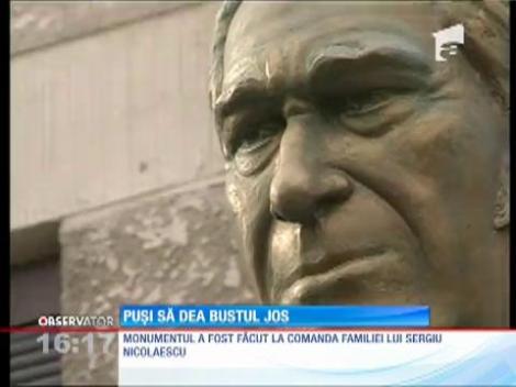 Ministerul Culturii vrea să dea jos statuia regizorului Sergiu Nicolaescu din Târgu Jiu