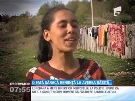 O tânără săracă a găsit un portofel pe stradă pe care l-a returnat proprietarului