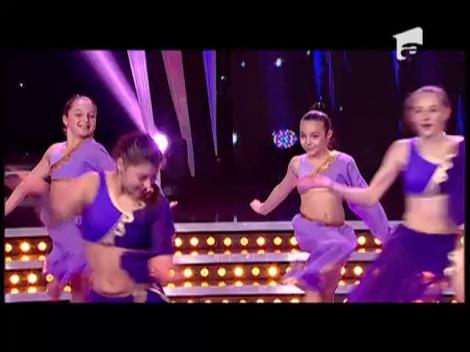 Jai Ho: Fetițele din trupa Unikgym ne-au adus India mai aproape și au luat toate steluțele aurii