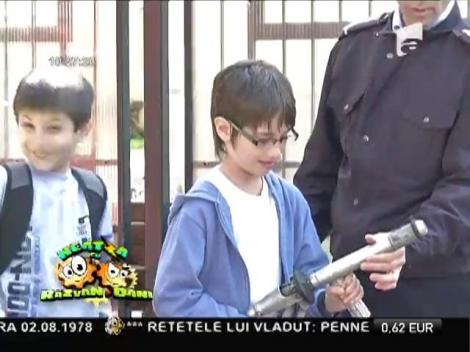 Pompierii, vizitați mii de elevi din Capitală