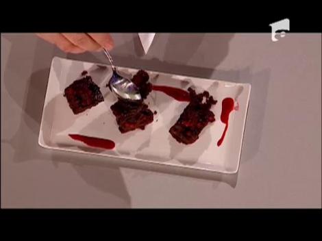 Maria Podgoreanu, fetița cu cireșe în păr, îi îndulcește pe jurați cu o negresă