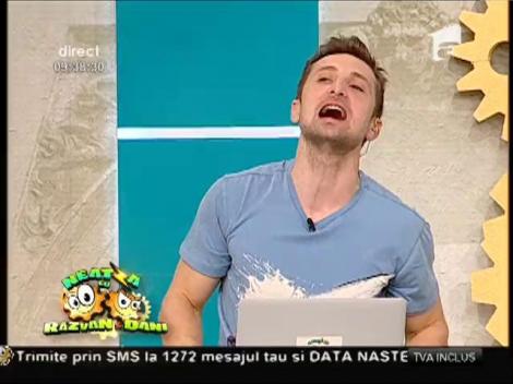 Răzvan și Dani, cele mai tari glume cu privire la nunta Flaviei: Bomboanele de pe tort -  pastile de Viagra