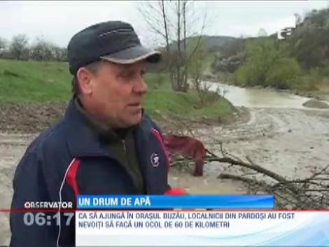 Drum judeţean din Buzău, închis de ape